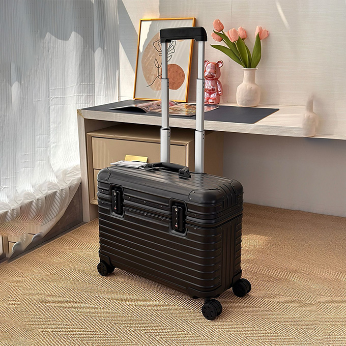 rimowa original aluminum pilot suitcase